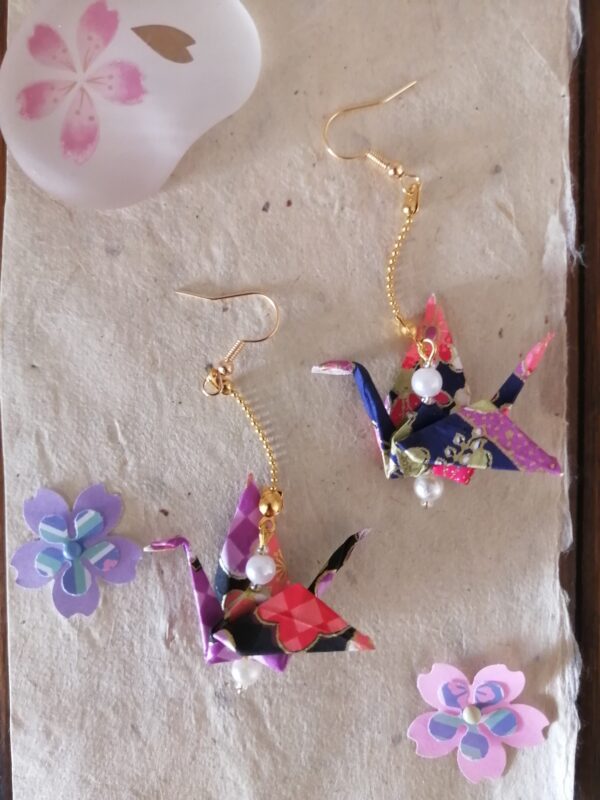 "Tsuru" Earrings – Origami "Black Arlequin" Crane in Yuzen Washi Paper