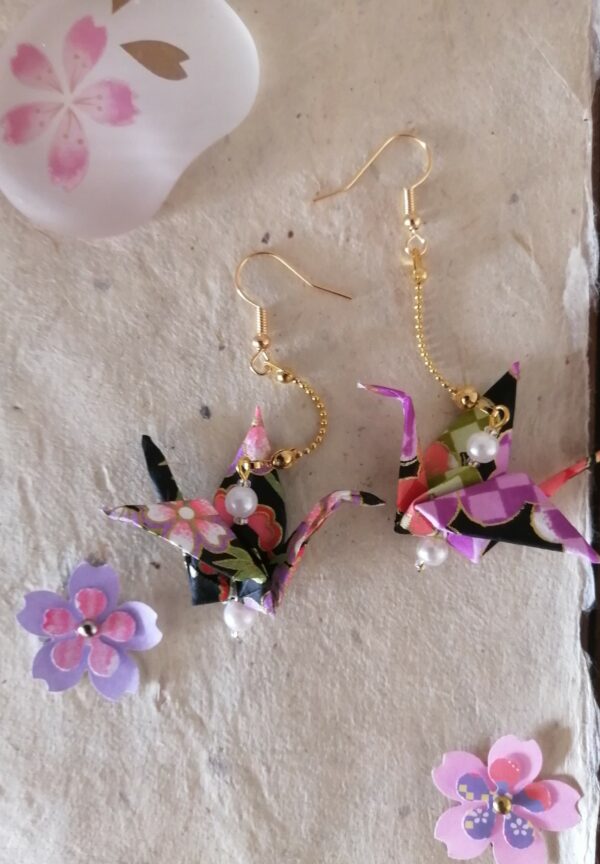"Tsuru" Earrings – Origami "Black Colors" Crane in Yuzen Washi Paper