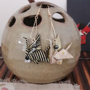 Tsuru Earrings golden & black-toned with black pearls